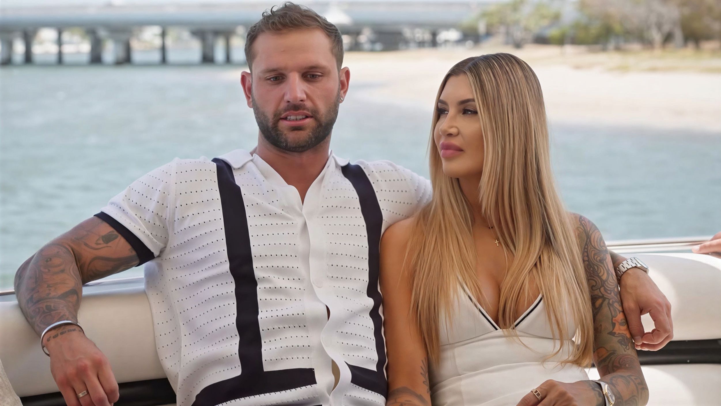 Gia and Scott are still secretly dating.