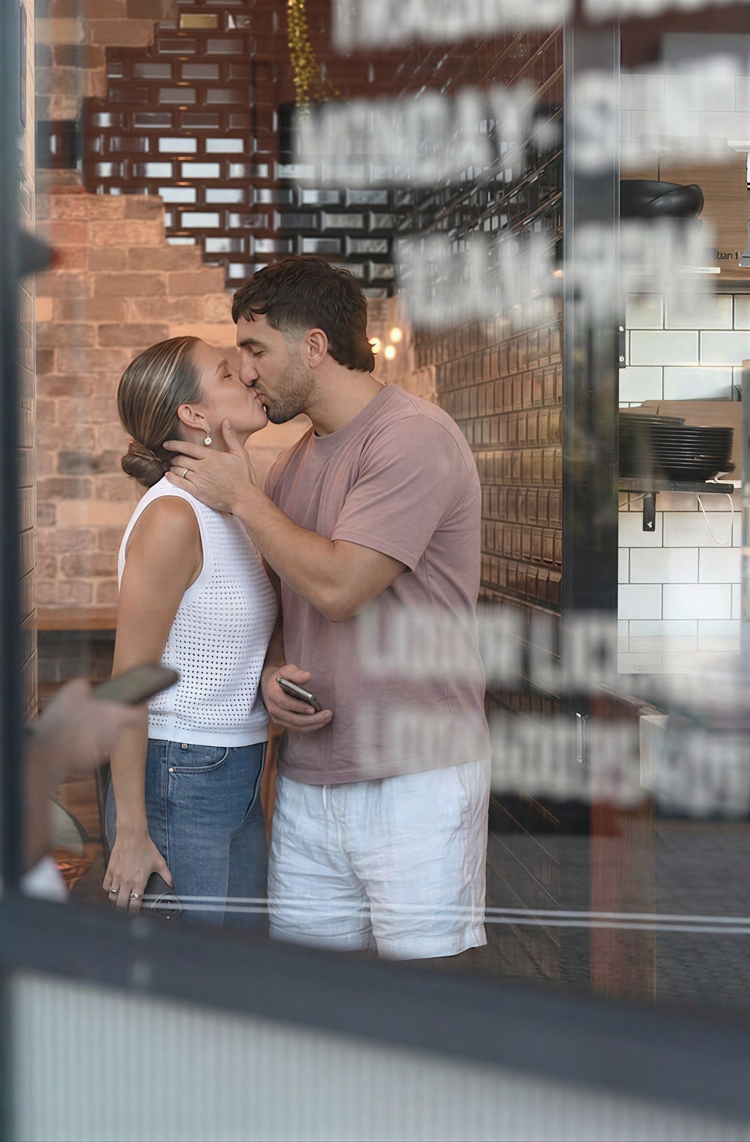 hta.AU.The shocking hook-up between Bec Zacharia and another groom exposed in messy bathroom footage