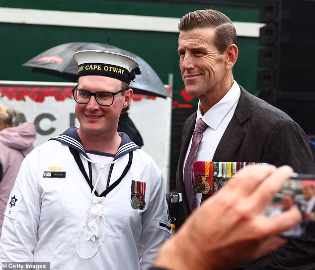 hta.AU.Tense encounter revealed between Ben Roberts-Smith and Andrew Hastie